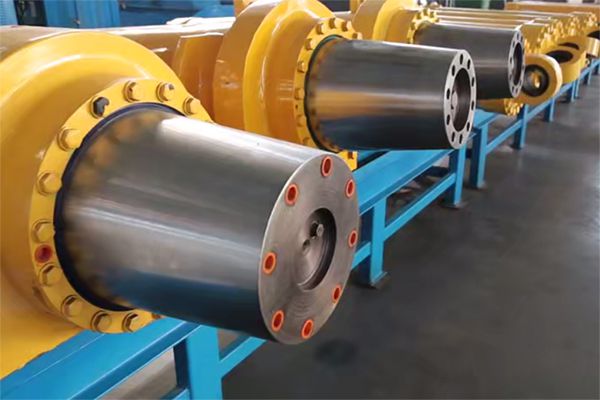 Vérins hydrauliques sur mesure